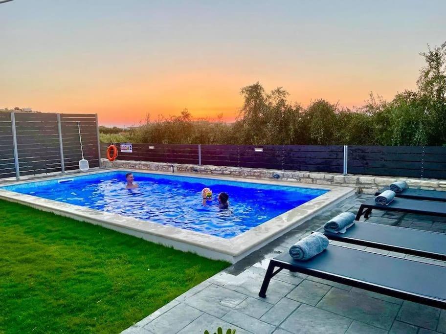 Villa Sheila With Private Pool Roumelí Extérieur photo